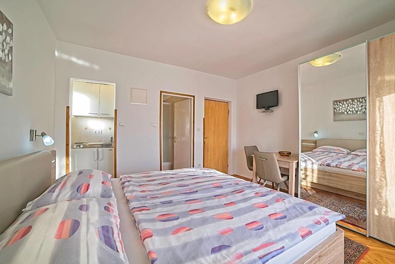 Studio Apartments Peric Rab Kampor Екстер'єр фото