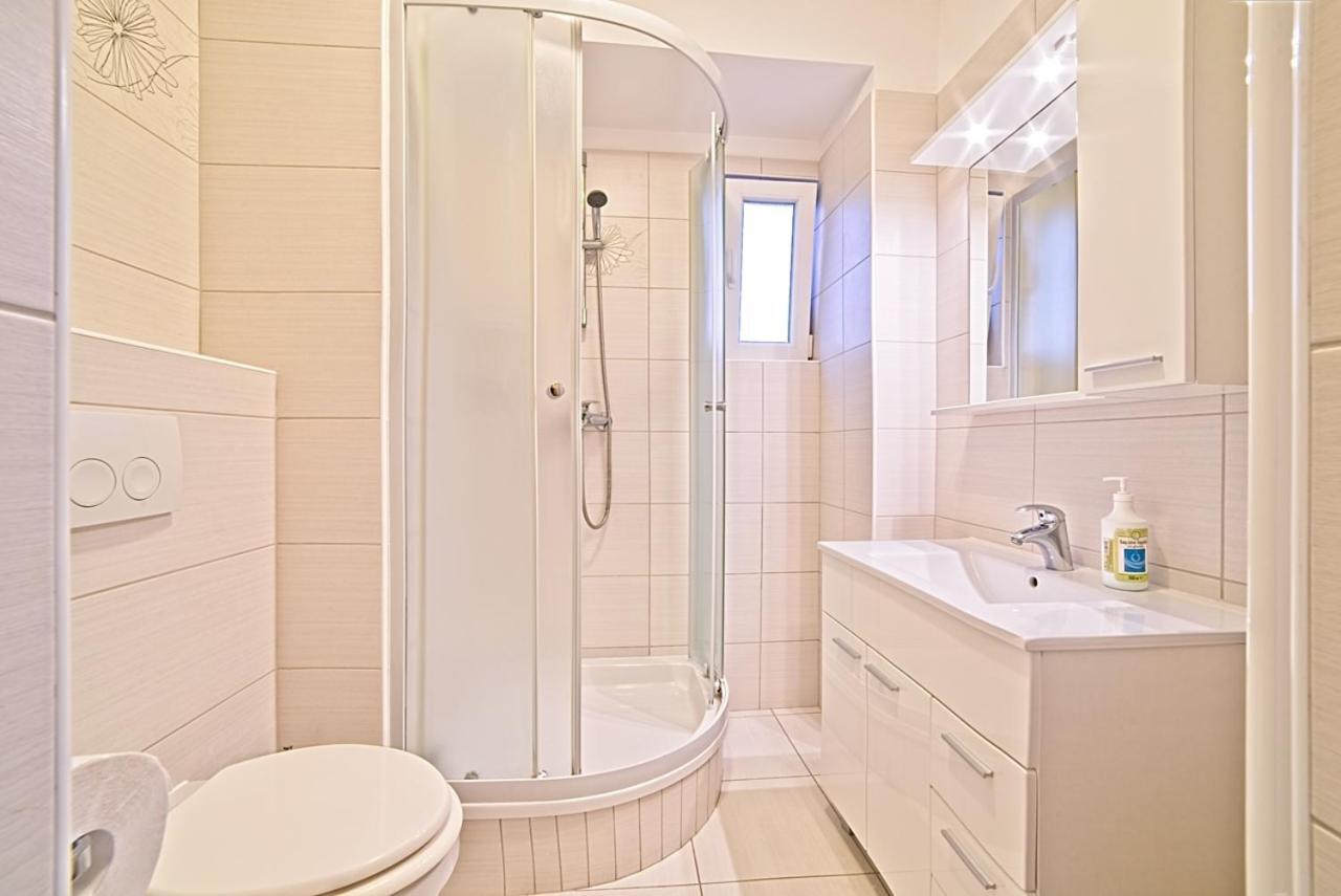 Studio Apartments Peric Rab Kampor Екстер'єр фото